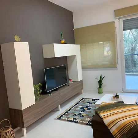 Hill Tirana Апартаменты